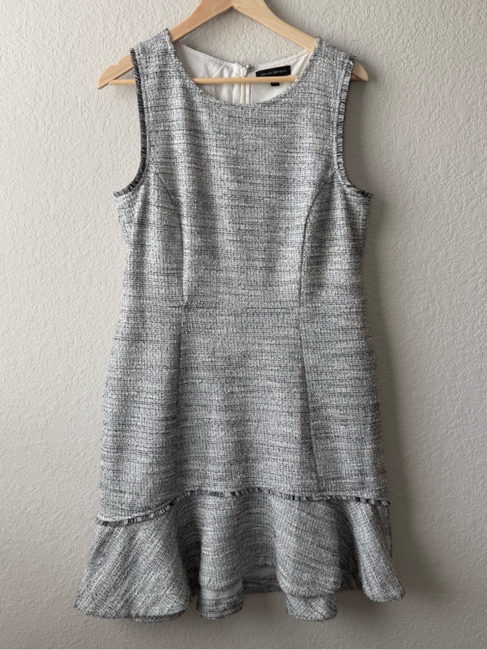 Banana Republic Gray Tweed Sleeveless Flounce Hem Dress